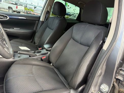 Used 2018 Nissan Sentra SR w/ Technology Package FWD image 5