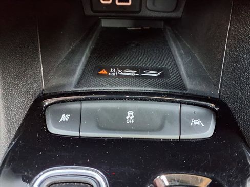 Used 2023 Chevrolet Bolt EUV LT w/ Driver Confidence Package image 7