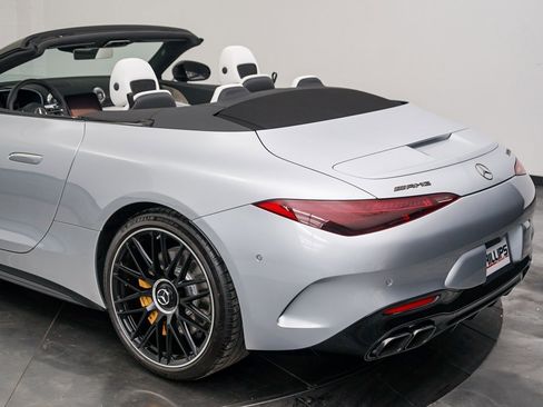 Used 2024 Mercedes-Benz SL 55 AMG 4MATIC image 18