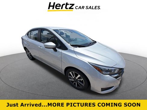 Used 2025 Nissan Versa SV FWD image 1
