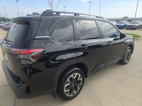Used 2026 Subaru Forester Premium AWD/4WD image 3