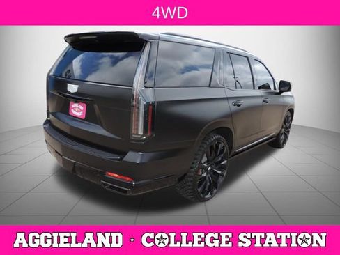 Used 2026 Cadillac Escalade Platinum Sport w/ LPO, ONYX Package AWD/4WD image 4