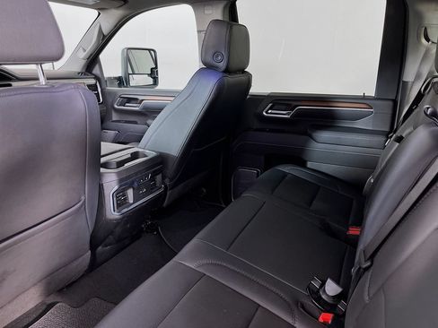 Used 2025 GMC Sierra 3500 Denali AWD/4WD image 32