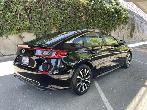 Used 2023 Honda Civic EX-L image 5