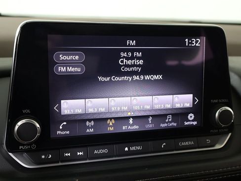 Used 2023 Nissan Rogue S AWD/4WD image 41