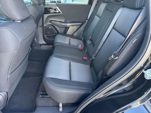 New 2025 Mitsubishi Outlander ES FWD image 28