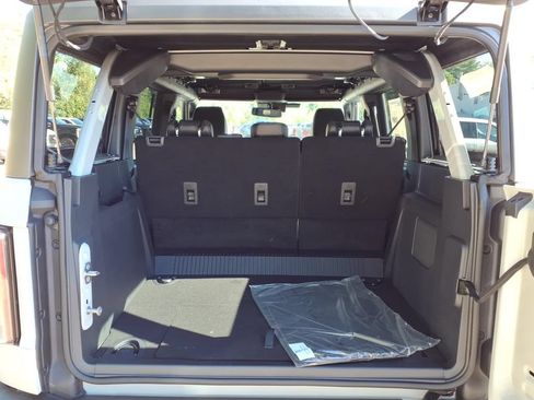 New 2026 Ford Bronco Outer Banks w/ Sasquatch Package AWD/4WD image 13