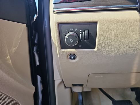 Used 2019 Jeep Grand Cherokee Overland AWD/4WD image 26