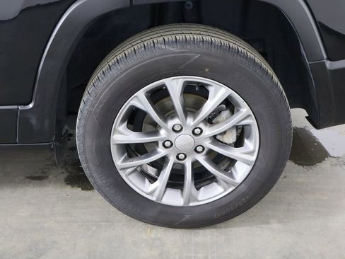 Used 2020 Jeep Cherokee Latitude Plus image 41