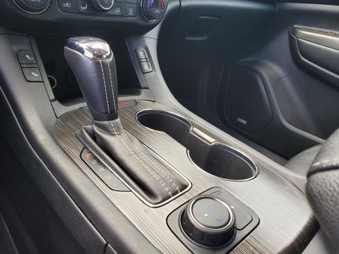 Used 2019 GMC Acadia SLT w/ Black Edition AWD/4WD image 30