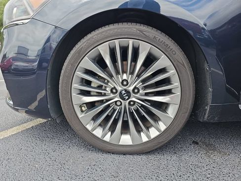 Used 2017 Kia Cadenza Limited FWD image 36