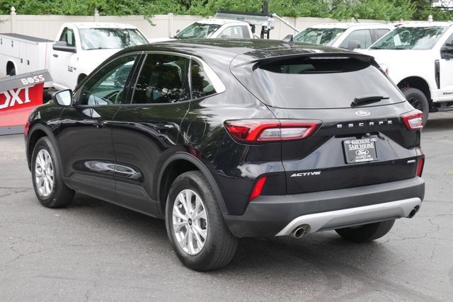 Used 2023 Ford Escape Active AWD/4WD image 8