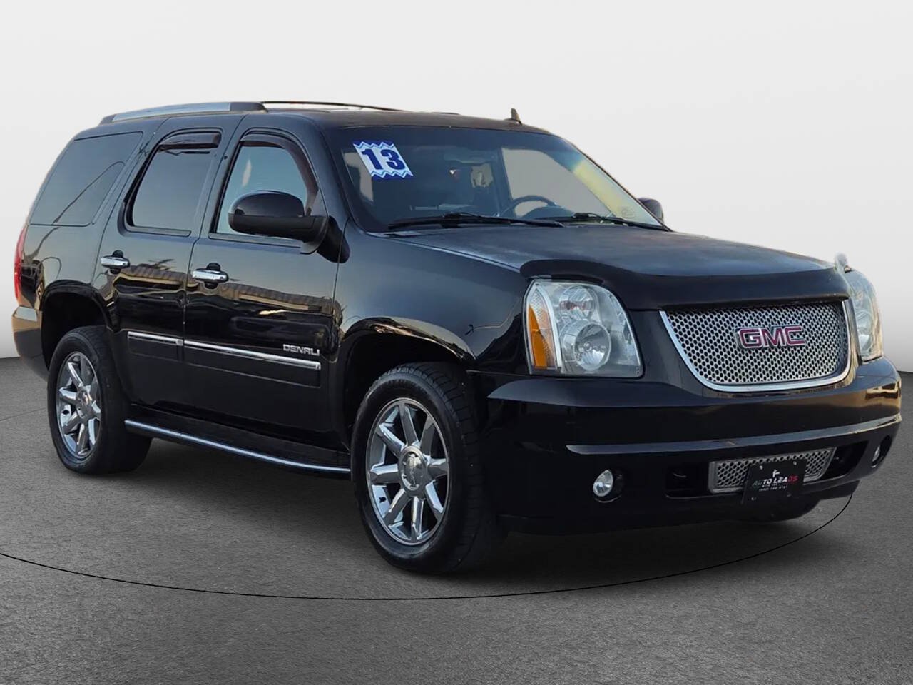 Used 2013 GMC Yukon Denali RWD image 2