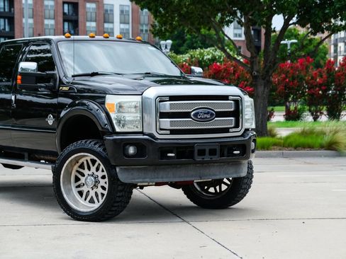 Used 2014 Ford F350 Platinum w/ FX4 Off-Road Package AWD/4WD image 3