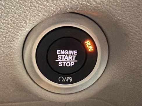 Used 2024 Chrysler Pacifica Touring-L FWD image 25