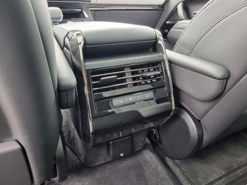 Used 2025 Land Rover Range Rover Sport Dynamic SE image 31