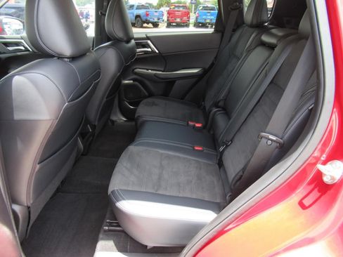 Used 2023 Mitsubishi Outlander SE AWD/4WD image 33