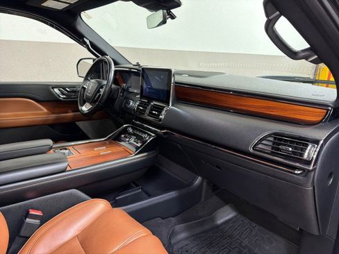Used 2019 Lincoln Navigator L Reserve image 42