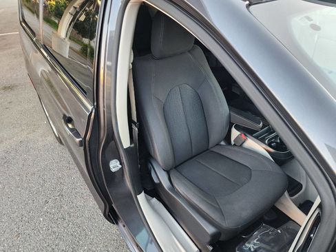 Used 2017 Chrysler Pacifica Touring Plus w/ Tire & Wheel Group image 16