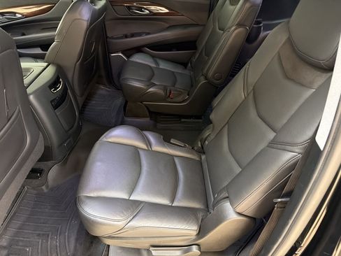 Used 2020 Cadillac Escalade ESV Premium Luxury AWD/4WD image 14