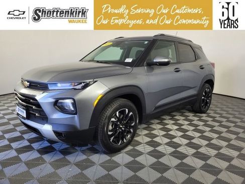 Used 2022 Chevrolet TrailBlazer LT FWD image 1