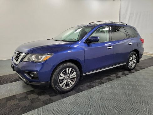 Used 2020 Nissan Pathfinder S image 2