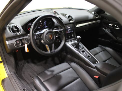 Used 2023 Porsche 718 Boxster w/ Sport Chrono Package image 2