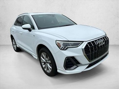 Used 2025 Audi Q3 2.0T Premium image 3