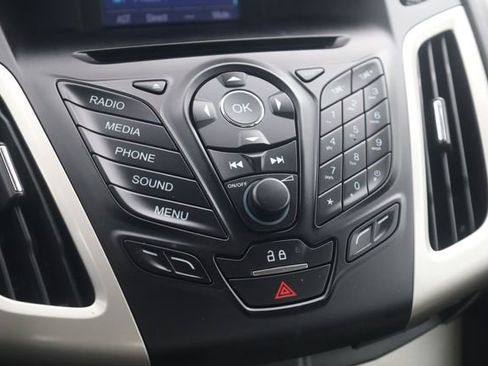 Used 2014 Ford Focus SE FWD image 16