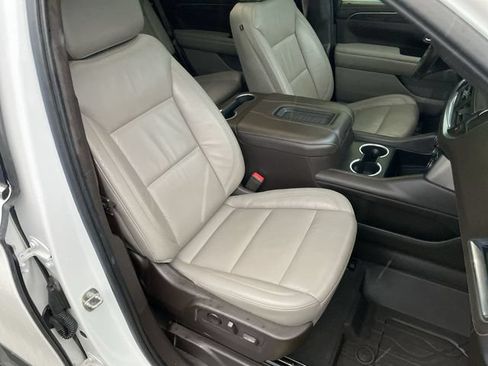 Used 2021 Chevrolet Tahoe LT w/ LT Signature Package RWD image 28