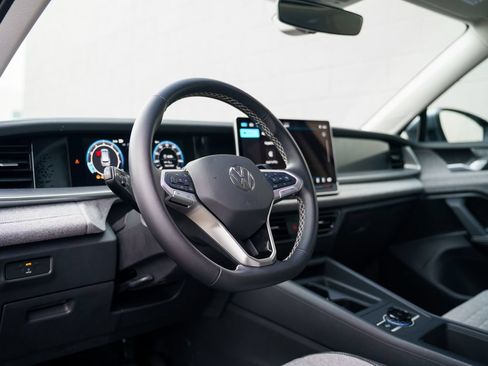Used 2025 Volkswagen Tiguan S AWD/4WD image 4