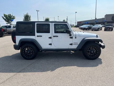 Used 2015 Jeep Wrangler Unlimited Sport w/ Quick Order Package 24S AWD/4WD image 7
