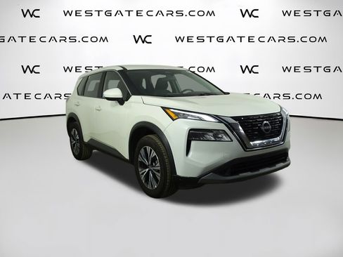 Used 2023 Nissan Rogue SV image 1