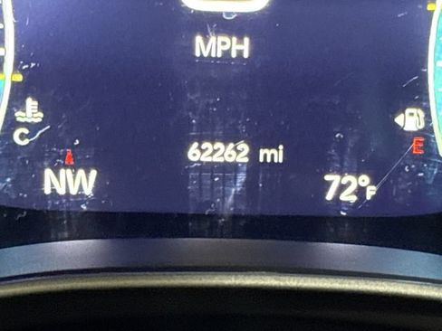 Used 2025 Chrysler Pacifica Select FWD image 13
