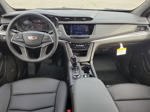 New 2026 Cadillac XT5 Luxury w/ LPO, Floor Liner Package AWD/4WD image 3