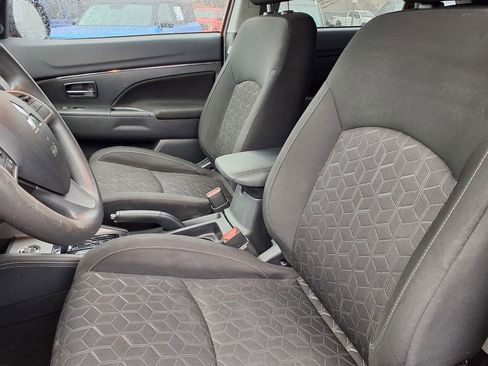 Used 2023 Mitsubishi Outlander Sport AWD image 3