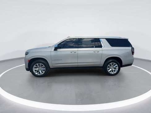 Used 2023 Chevrolet Suburban Premier RWD image 5