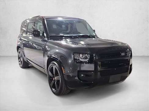 Used 2023 Land Rover Defender 110 X AWD/4WD image 3