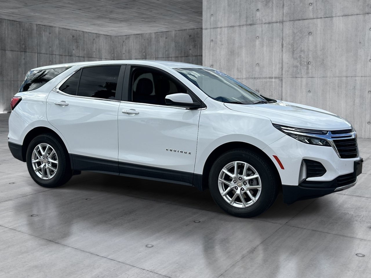 Used 2024 Chevrolet Equinox LT FWD image 6