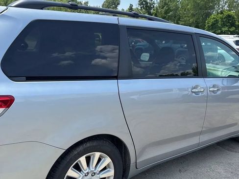 Used 2012 Toyota Sienna XLE w/ XLE Navigation Pkg AWD/4WD image 7