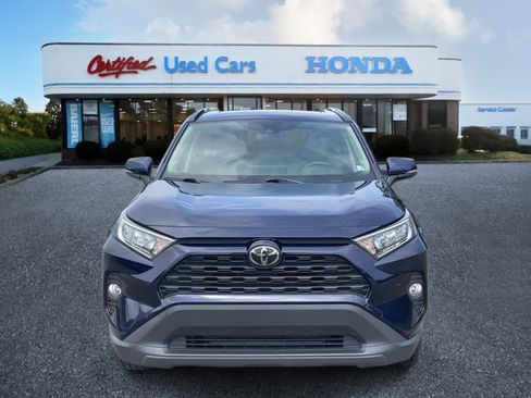 Used 2020 Toyota RAV4 XLE Premium AWD/4WD image 8