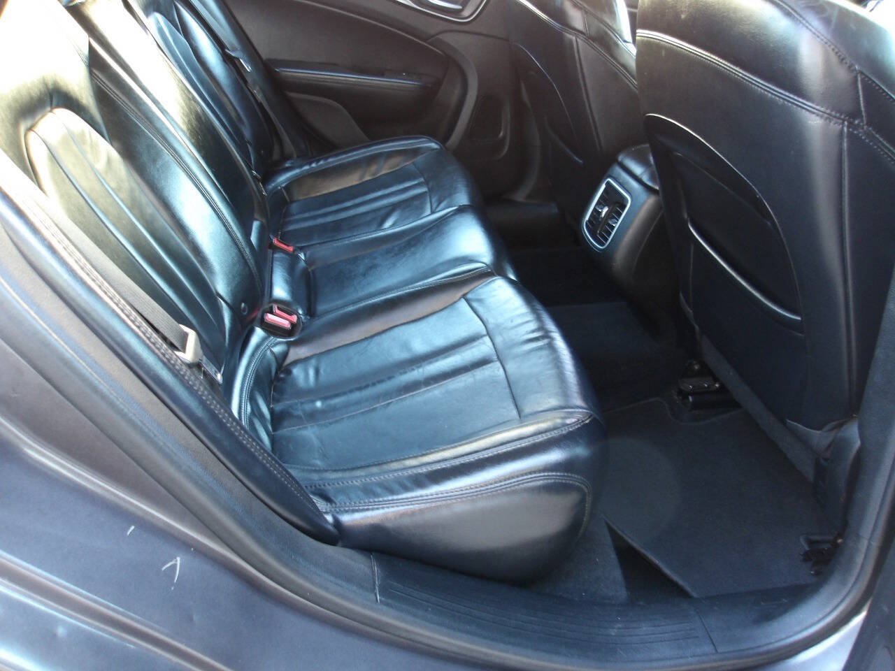 Used 2015 Chrysler 200 C FWD image 20