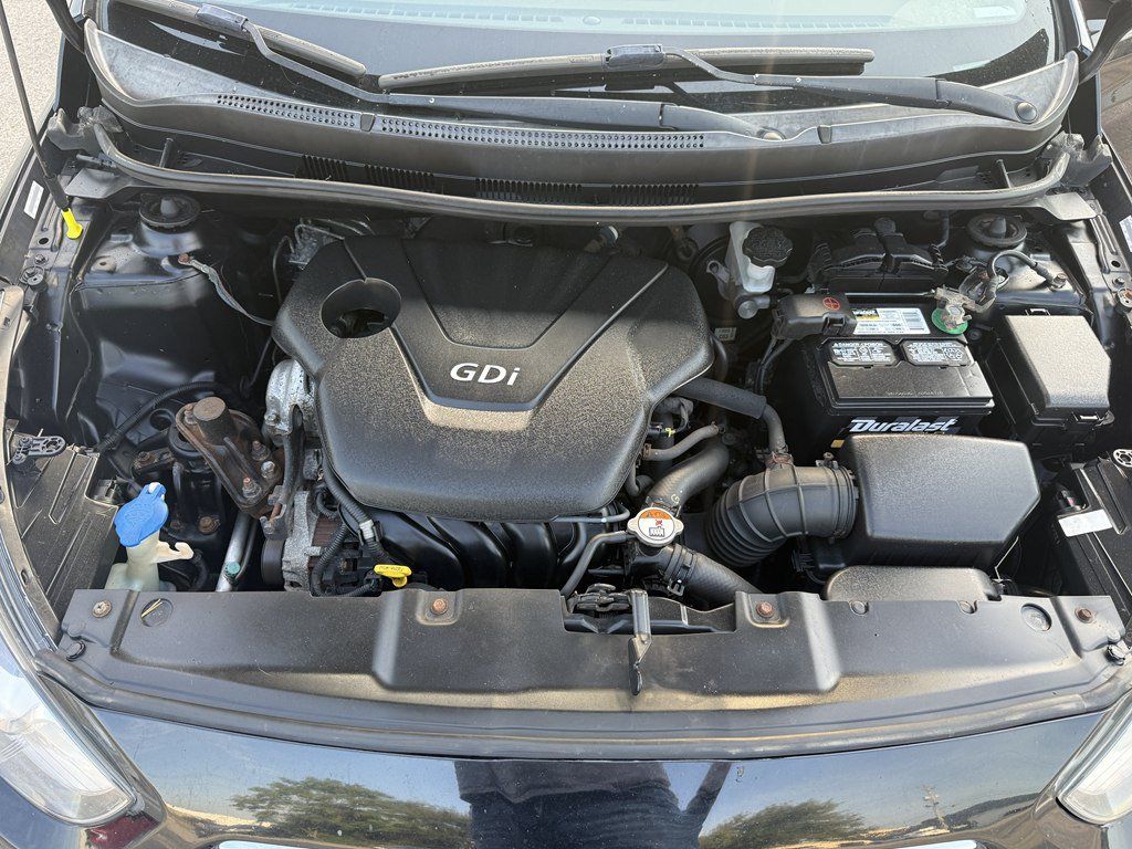Used 2013 Hyundai Accent SE FWD image 19