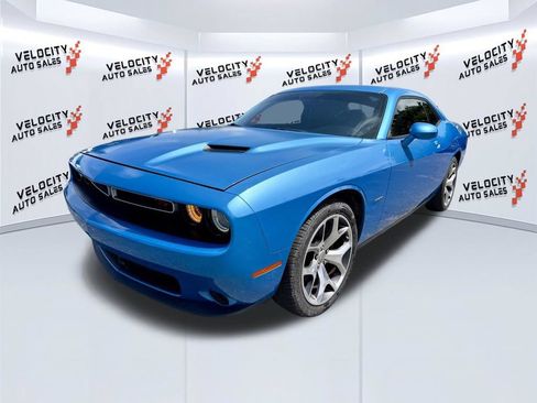 Used 2015 Dodge Challenger R/T Plus RWD image 8