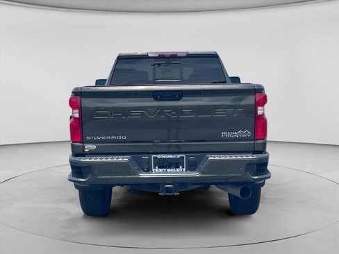Used 2022 Chevrolet Silverado 3500 High Country w/ Technology Package AWD/4WD image 6