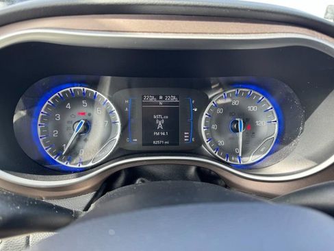Used 2020 Chrysler Voyager Lxi image 24
