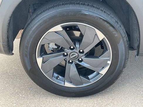 Used 2025 Nissan Rogue SV FWD image 7