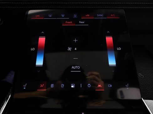 Used 2025 Cadillac Escalade V w/ LPO, ONYX Package image 34