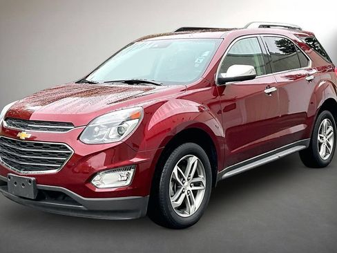 Used 2017 Chevrolet Equinox Premier w/ Enhanced Convenience Package AWD/4WD image 3