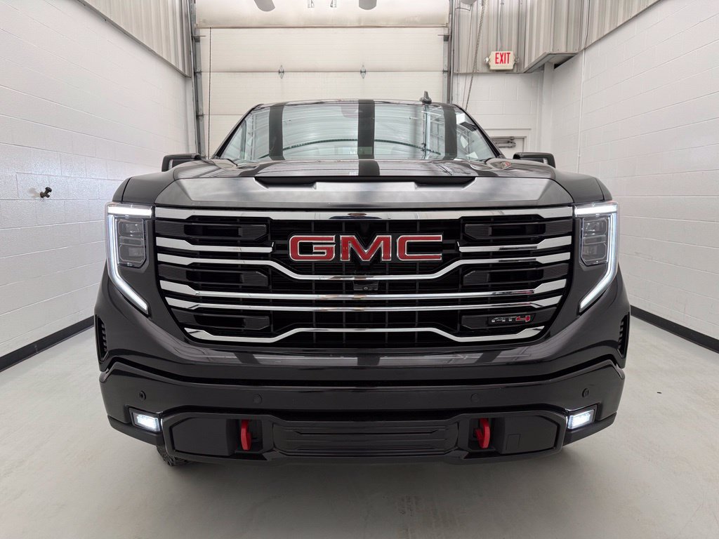 Used 2024 GMC Sierra 1500 AT4 w/ Technology Package AWD/4WD image 11